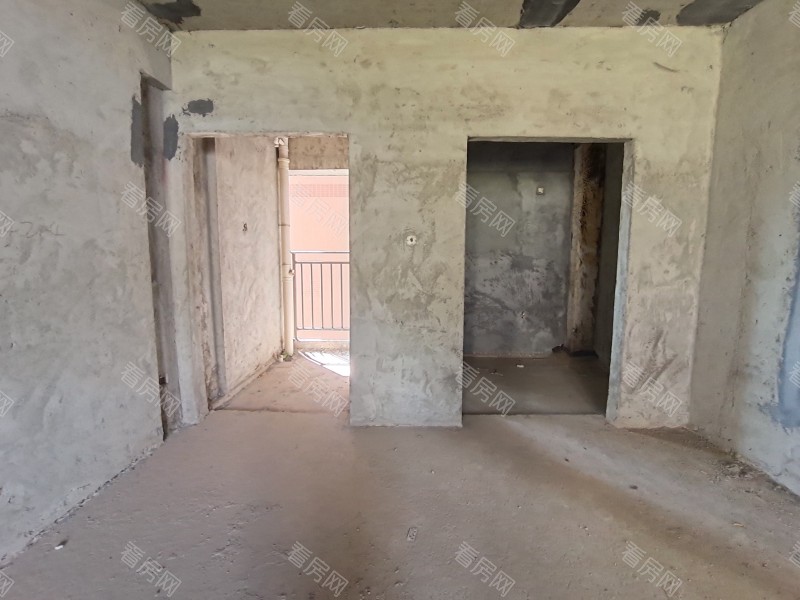 凤凰新城 4室2厅 140㎡ 毛坯_凤凰新城二手房图片图片2