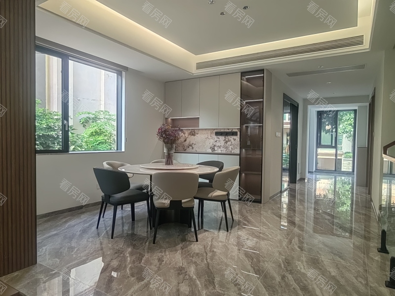 雅居乐蔚岚 5室2厅 240㎡ 精装_雅居乐蔚岚二手房图片图片3