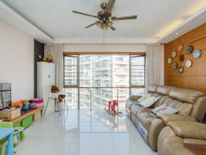 深业新岸线一期 朝南精装三房两卫，中间楼层安静看花园深圳宝安区宝安中心二手房图片