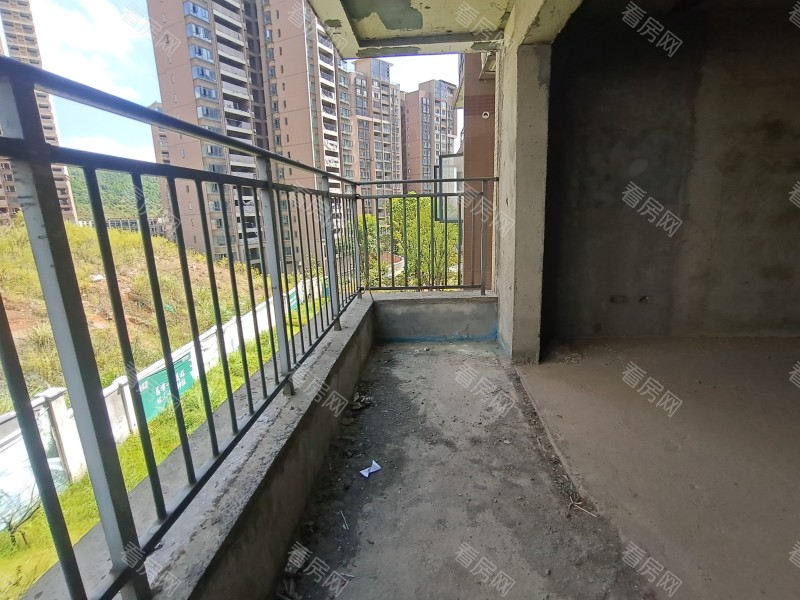 凤凰新城 4室2厅 140㎡ 毛坯_凤凰新城二手房图片图片8