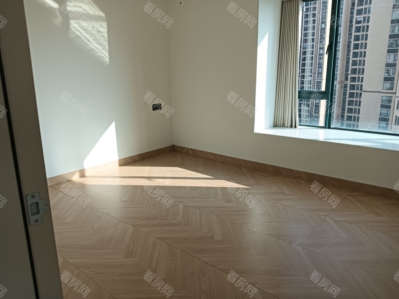 雅居乐佰利山 4室2厅 136㎡ 满五年_雅居乐佰利山二手房图片图片6