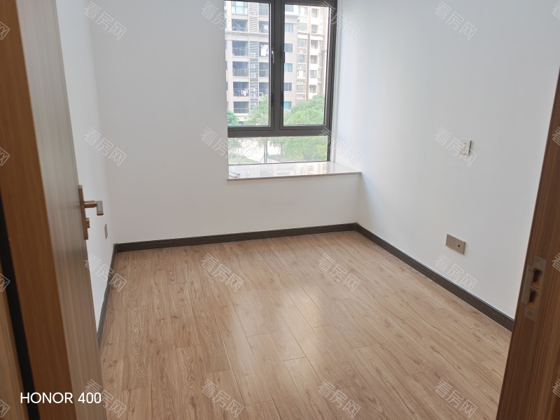 雅居乐万象郡峯汇 4室2厅 131㎡ 精装_雅居乐万象郡峯汇二手房图片图片6