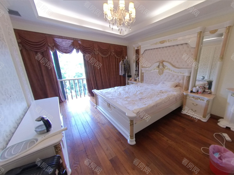 卓越维港南区 深圳湾256平8房3厅南向房_卓越维港南区二手房图片图片5