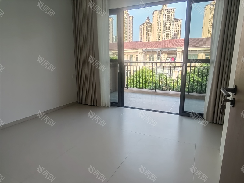 雅居乐蔚岚 5室2厅 240㎡ 精装_雅居乐蔚岚二手房图片图片7