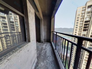 恒隆国际 4室2厅 140㎡ 毛坯_恒隆国际二手房阳台图片5