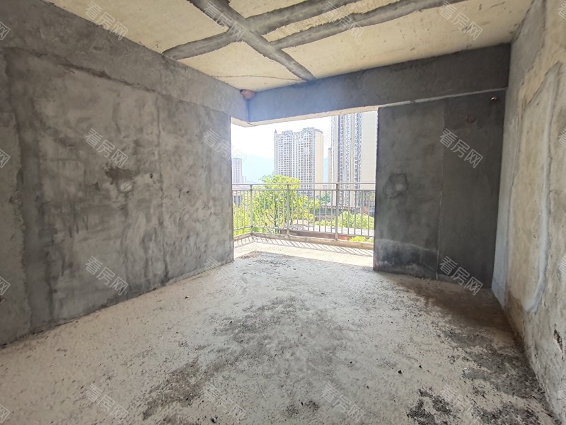 凤凰新城 4室2厅 140㎡ 毛坯_凤凰新城二手房图片图片5