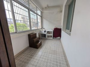 泥湾里路49号 3室2厅 168.02㎡ 精装_泥湾里路49号二手房阳台图片6