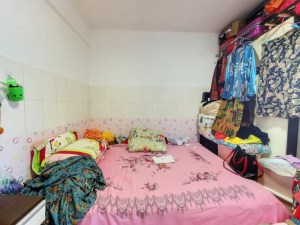 东门168 罗湖区1房精装修西南朝向深圳罗湖区螺岭租房图片