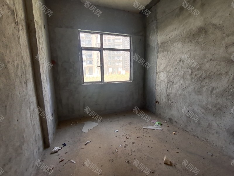 凤凰新城 4室2厅 140㎡ 毛坯_凤凰新城二手房图片图片3