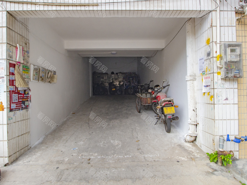 佛山金桂苑大厦小区信息图片4