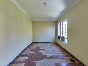 珠江东岸 5室2厅 265.3㎡ 满五年_珠江东岸二手房卧室图片5