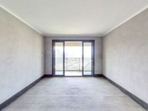 彰泰欢乐颂 4室2厅 114.2㎡ 毛坯_桂林临桂区临桂二手房图片